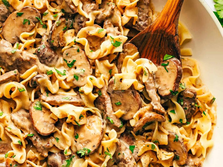 Marhahús Stroganoff módra – egy orosz nemesi étel 1871-ből